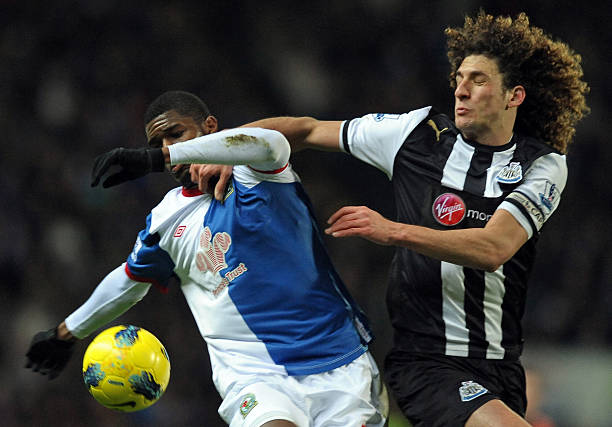 通过与队友 通过与队友